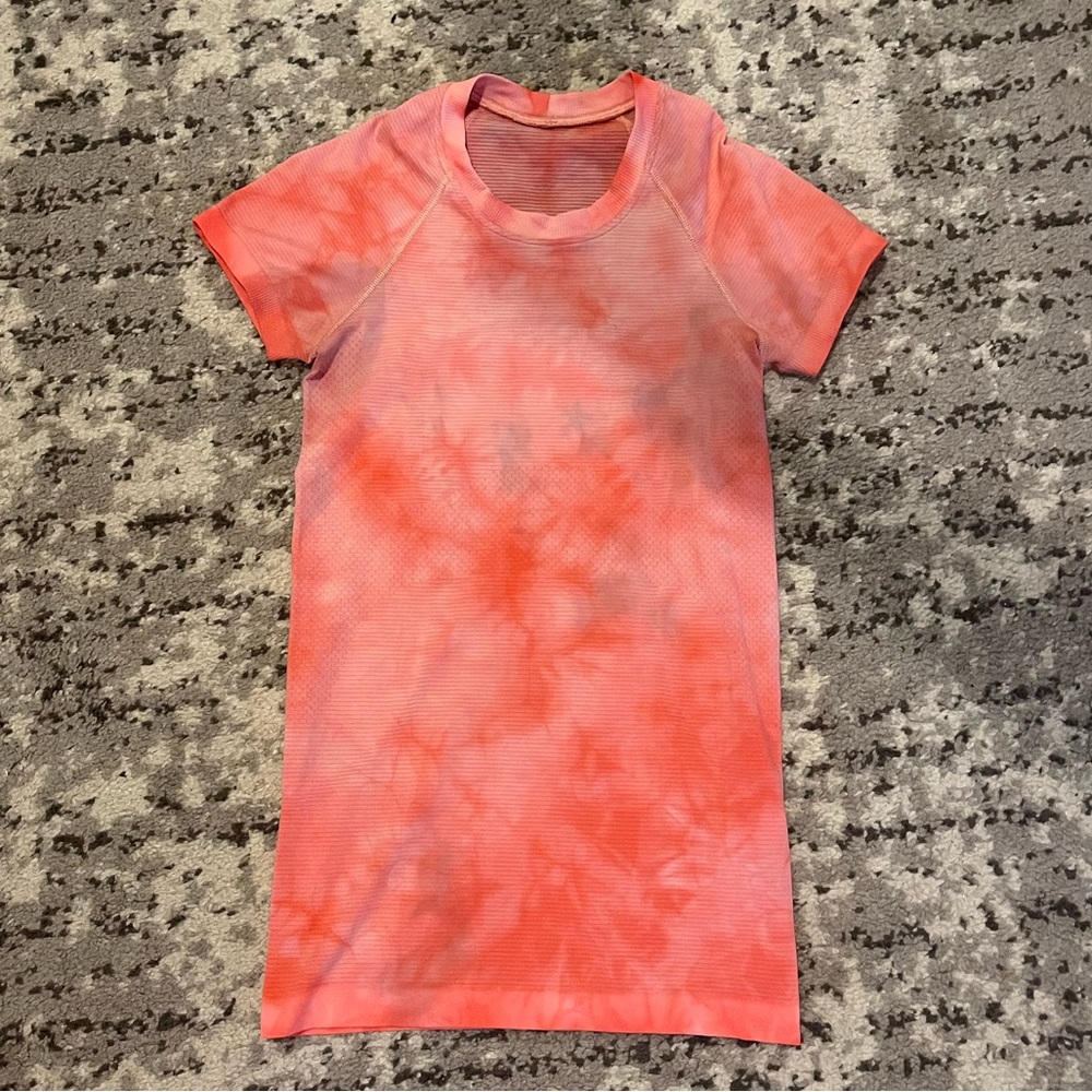 Lululemon swiftly tech shirt!!